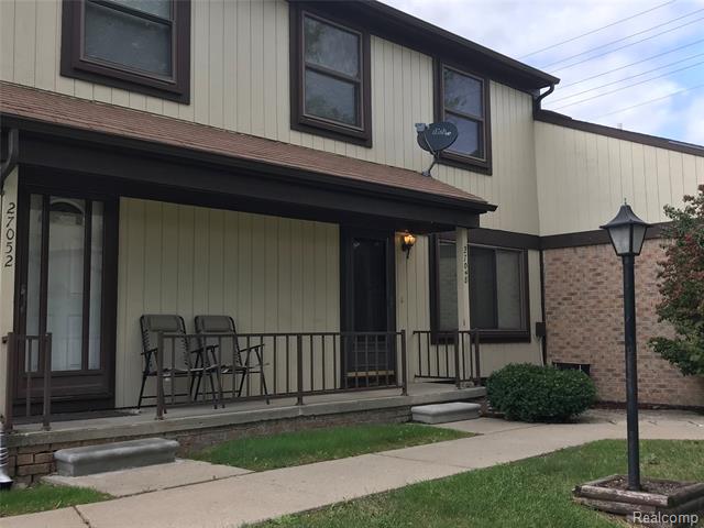 front view for 27048 Winchester Street, Trenton, Mi. 48183