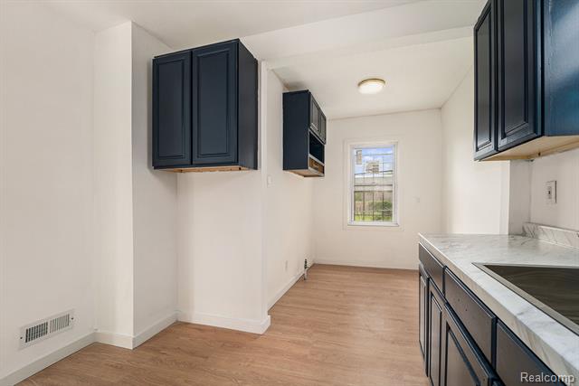 Builiding view eight for 15775 Hartwell, Detroit, MI. 48227