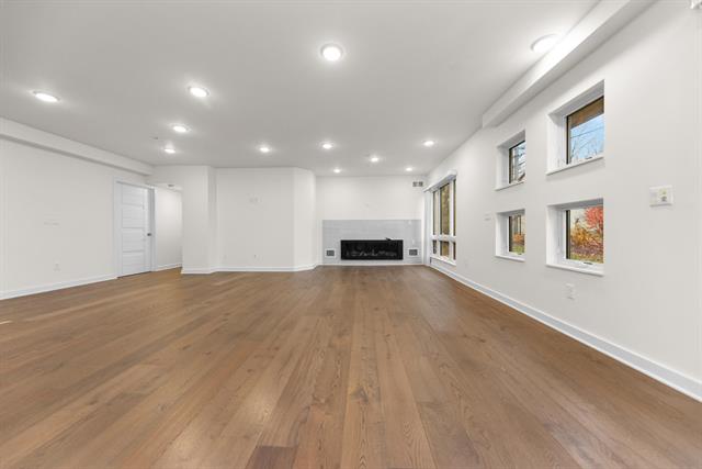 Builiding view eight for 462 Stadium, Ann Arbor, MI. 48103