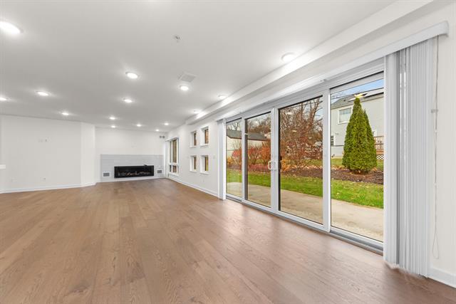 Builiding view eleven for 462 Stadium, Ann Arbor, MI. 48103