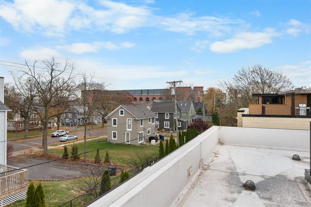 Builiding view fifty nine for 462 Stadium, Ann Arbor, MI. 48103