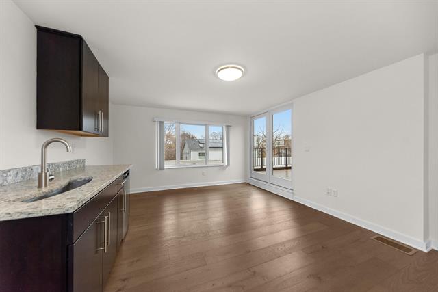 Builiding view fifty six for 462 Stadium, Ann Arbor, MI. 48103