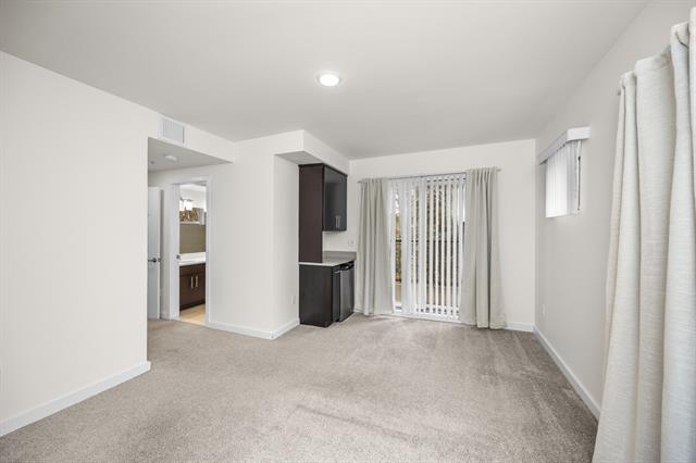 Builiding view forty four for 462 Stadium, Ann Arbor, MI. 48103