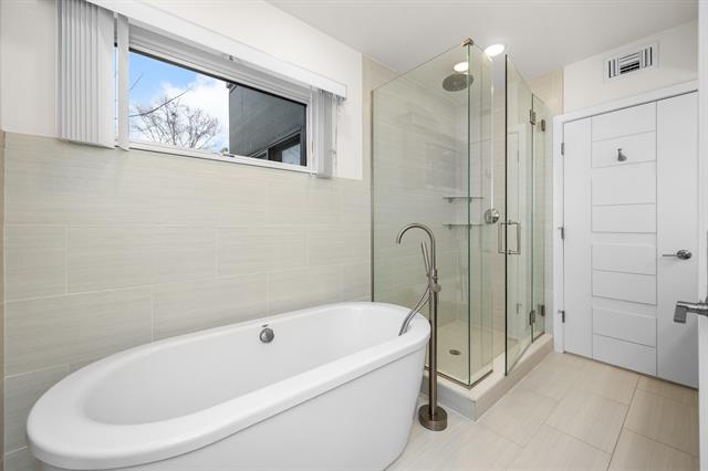 Builiding view forty nine for 462 Stadium, Ann Arbor, MI. 48103