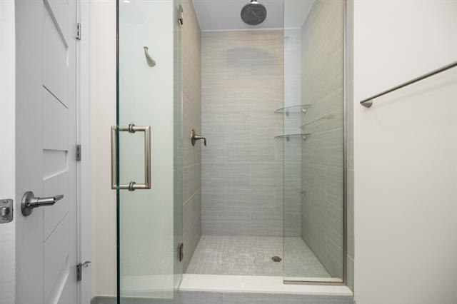 Builiding view forty three for 462 Stadium, Ann Arbor, MI. 48103