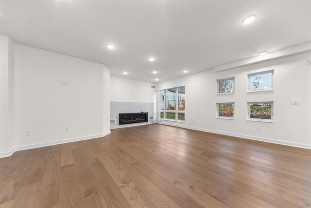 Builiding view nine for 462 Stadium, Ann Arbor, MI. 48103