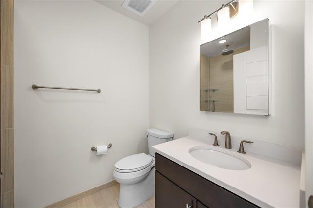 Builiding view seventeen for 462 Stadium, Ann Arbor, MI. 48103