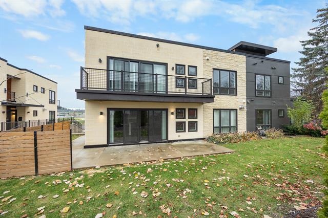 Builiding view sixty five for 462 Stadium, Ann Arbor, MI. 48103