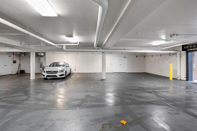 Builiding view sixty nine for 462 Stadium, Ann Arbor, MI. 48103