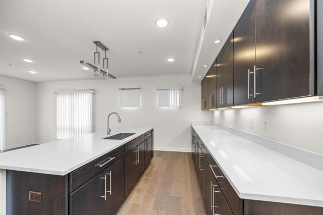 Builiding view thirty four for 462 Stadium, Ann Arbor, MI. 48103