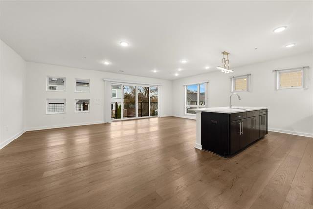 Builiding view thirty six for 462 Stadium, Ann Arbor, MI. 48103