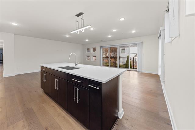 Builiding view thirty three for 462 Stadium, Ann Arbor, MI. 48103