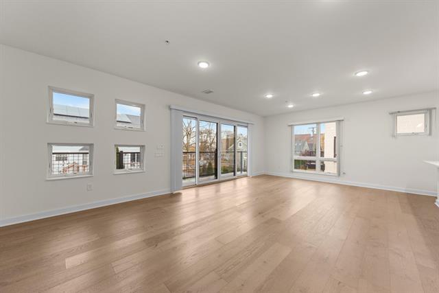 Builiding view twenty eight for 462 Stadium, Ann Arbor, MI. 48103