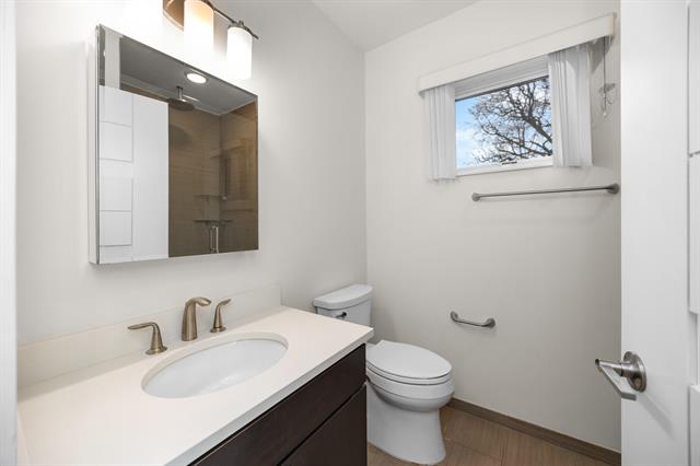 Builiding view twenty four for 462 Stadium, Ann Arbor, MI. 48103