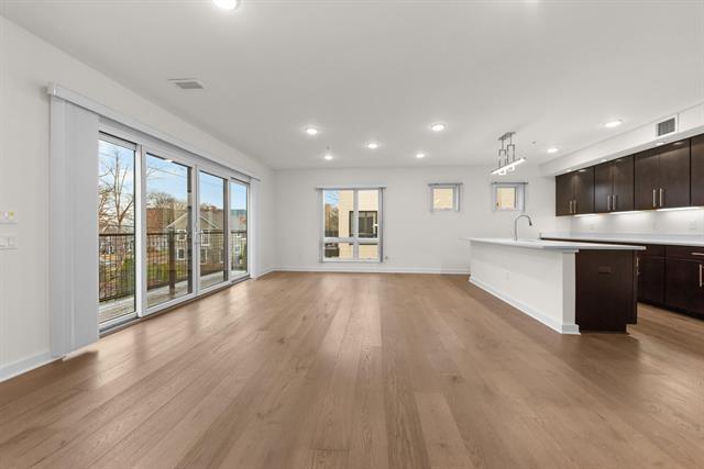 Builiding view twenty nine for 462 Stadium, Ann Arbor, MI. 48103