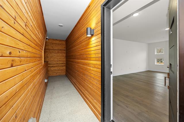 Builiding view twenty seven for 462 Stadium, Ann Arbor, MI. 48103