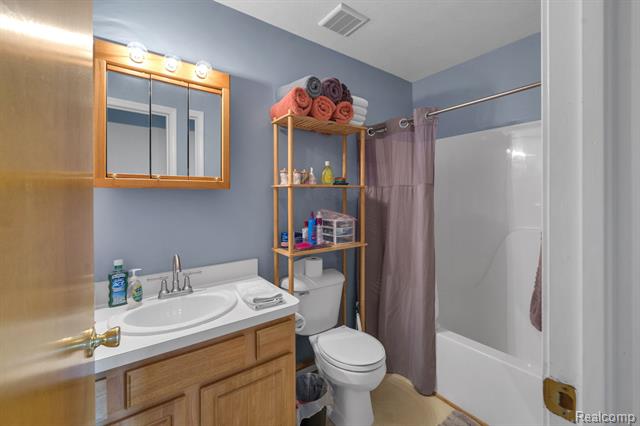 Builiding view nine for 310 Marigold, Westland, MI. 48185