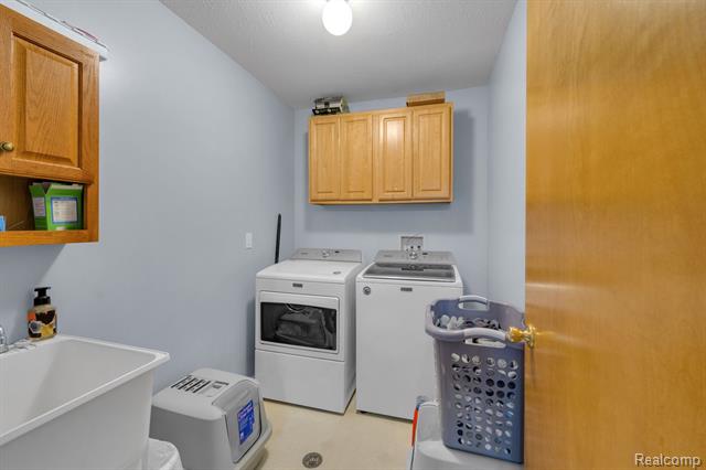 Builiding view seventeen for 310 Marigold, Westland, MI. 48185