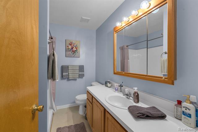 Builiding view twenty one for 310 Marigold, Westland, MI. 48185