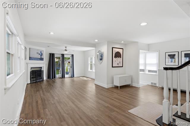 Builiding view eleven for 411 Pingree, Royal Oak, MI. 48067