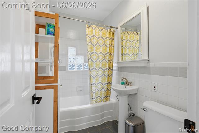 Builiding view fourteen for 411 Pingree, Royal Oak, MI. 48067
