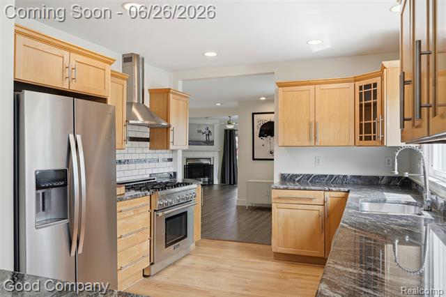 Builiding view seven for 411 Pingree, Royal Oak, MI. 48067