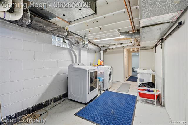 Builiding view twenty nine for 411 Pingree, Royal Oak, MI. 48067