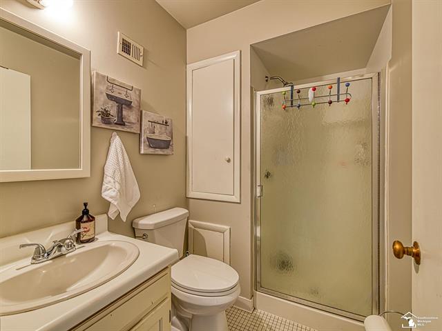 Builiding view nineteen for 74 Linswood, Monroe, MI. 48162