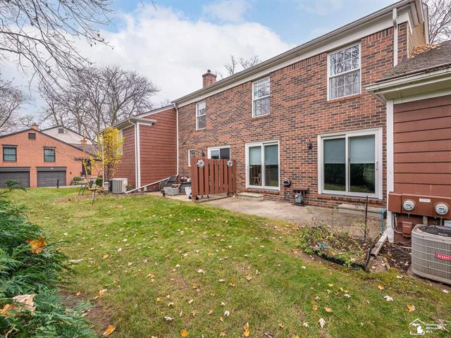 Builiding view twenty five for 74 Linswood, Monroe, MI. 48162