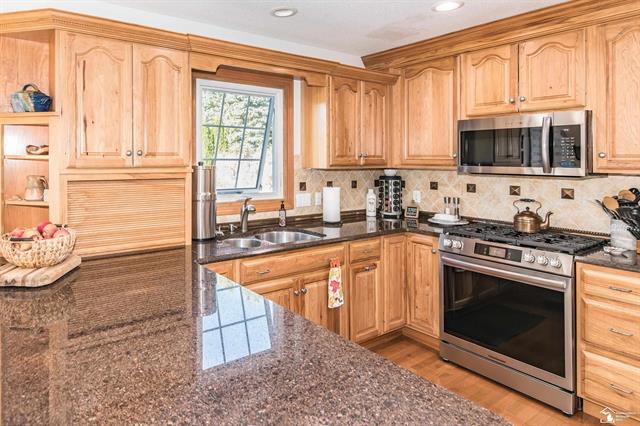 Builiding view eighteen for 3216 Ravine Hollow Ct, Lambertville, MI. 48144