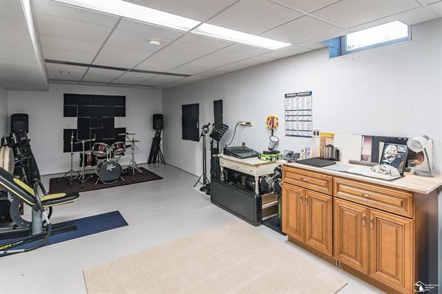 Builiding view fifty three for 3216 Ravine Hollow Ct, Lambertville, MI. 48144