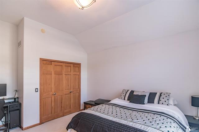 Builiding view forty one for 3216 Ravine Hollow Ct, Lambertville, MI. 48144