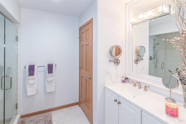 Builiding view thirty eight for 3216 Ravine Hollow Ct, Lambertville, MI. 48144