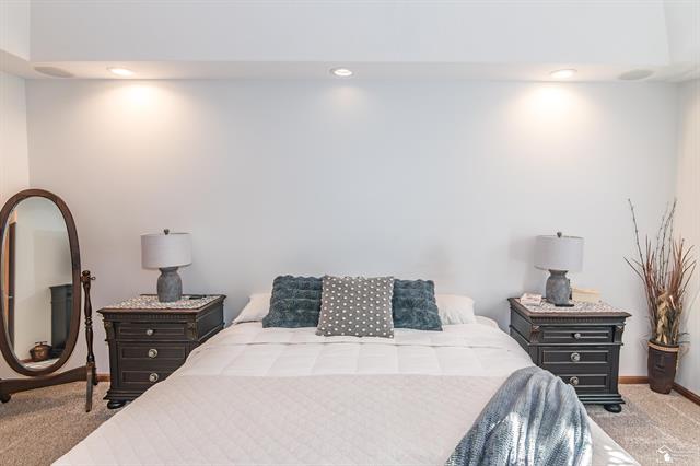 Builiding view thirty four for 3216 Ravine Hollow Ct, Lambertville, MI. 48144