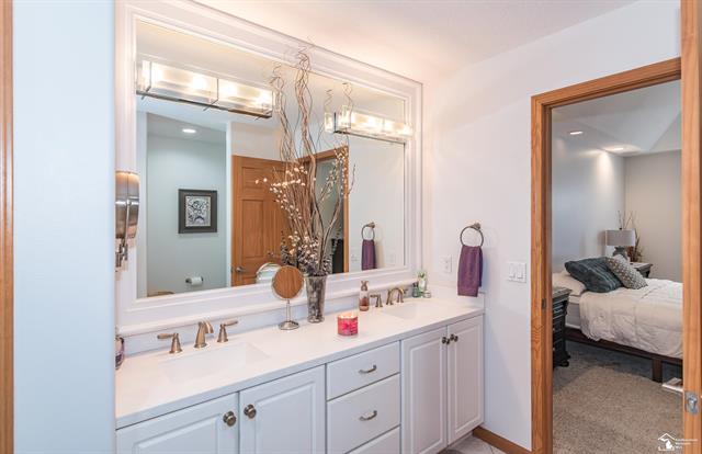 Builiding view thirty seven for 3216 Ravine Hollow Ct, Lambertville, MI. 48144