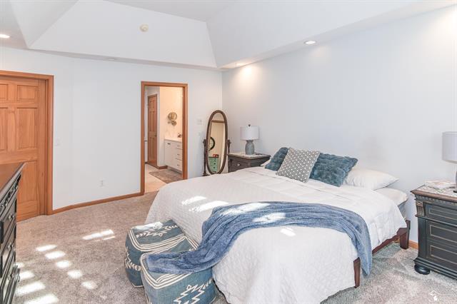 Builiding view thirty two for 3216 Ravine Hollow Ct, Lambertville, MI. 48144