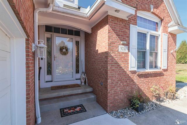 Builiding view three for 3216 Ravine Hollow Ct, Lambertville, MI. 48144