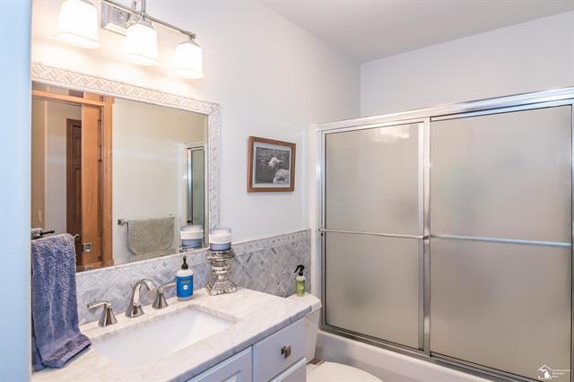 Builiding view twenty nine for 3216 Ravine Hollow Ct, Lambertville, MI. 48144