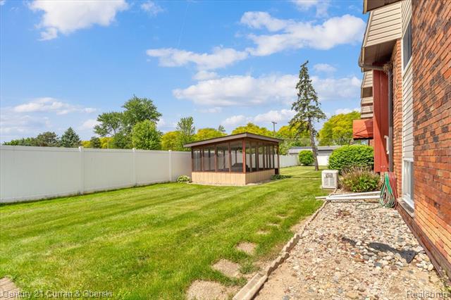 Builiding view fourteen for 517 John Anderson #70, Monroe, MI. 48162