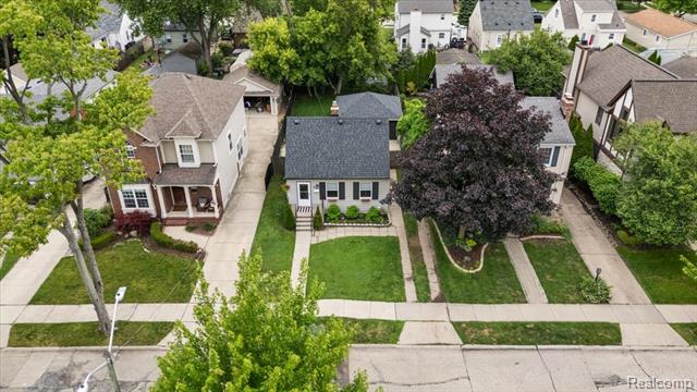 Builiding view thirty three for 1186 Larkmoor, Berkley, MI. 48072