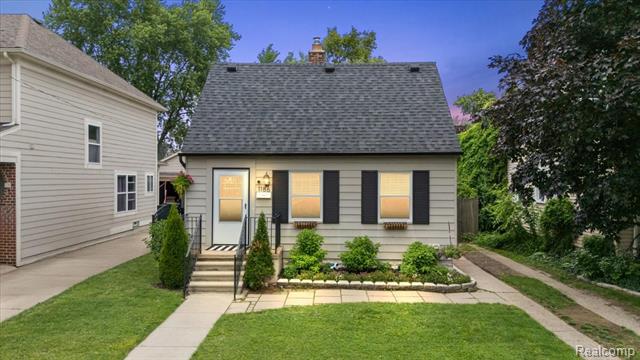 front view for 1186 Larkmoor Blvd, Berkley, Mi. 48072