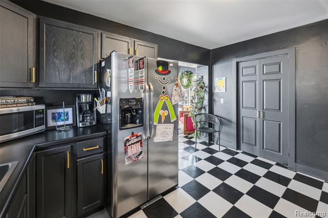 Builiding view eleven for 7768 Jackman Rd, Temperance, MI. 48182