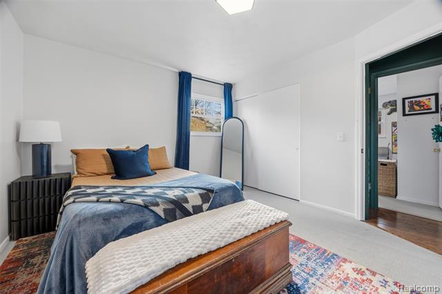 Builiding view fifteen for 7768 Jackman Rd, Temperance, MI. 48182