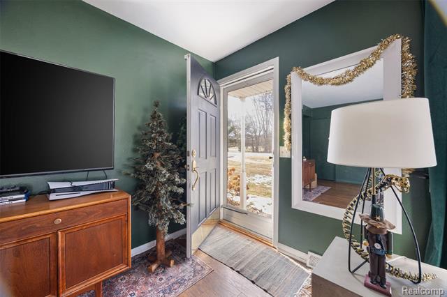 Builiding view six for 7768 Jackman Rd, Temperance, MI. 48182