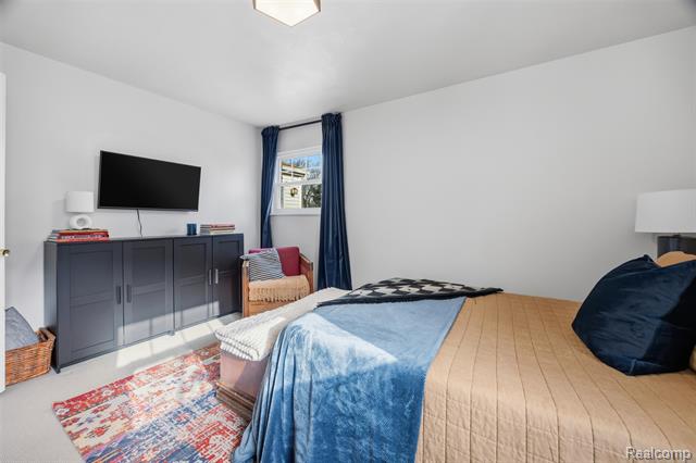 Builiding view sixteen for 7768 Jackman Rd, Temperance, MI. 48182