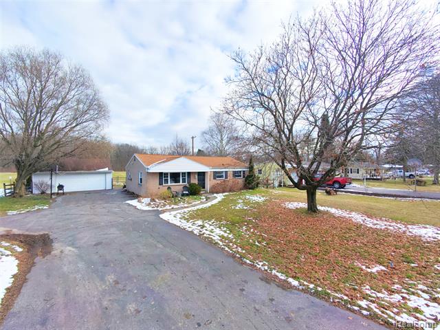 Builiding view thirty three for 7768 Jackman Rd, Temperance, MI. 48182