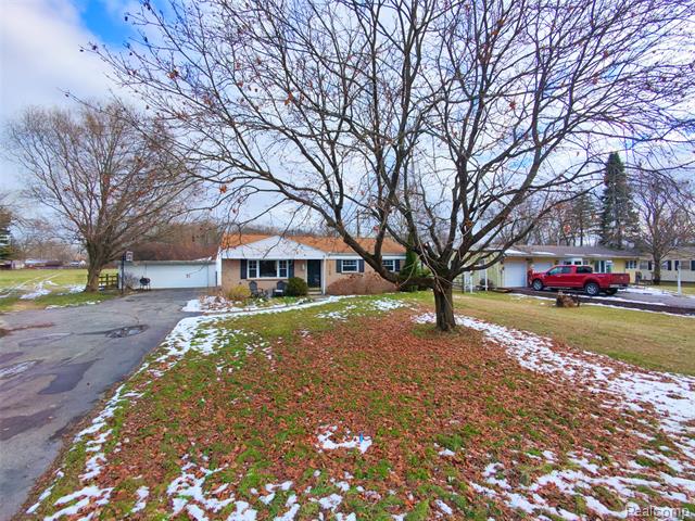 Builiding view thirty two for 7768 Jackman Rd, Temperance, MI. 48182
