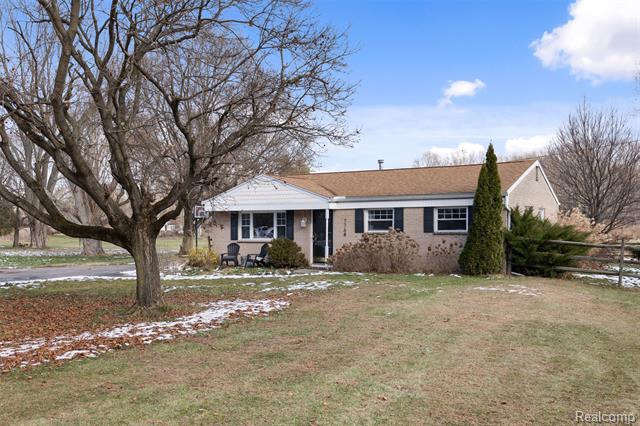 Builiding view twenty nine for 7768 Jackman Rd, Temperance, MI. 48182