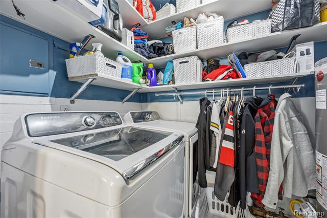 Builiding view twenty one for 7768 Jackman Rd, Temperance, MI. 48182