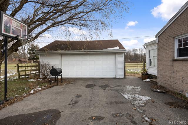 Builiding view twenty six for 7768 Jackman Rd, Temperance, MI. 48182